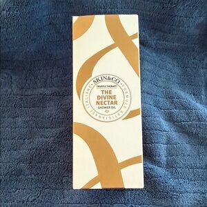 Truffle Therapy Divine Nectar Shower Oil - Gold & White